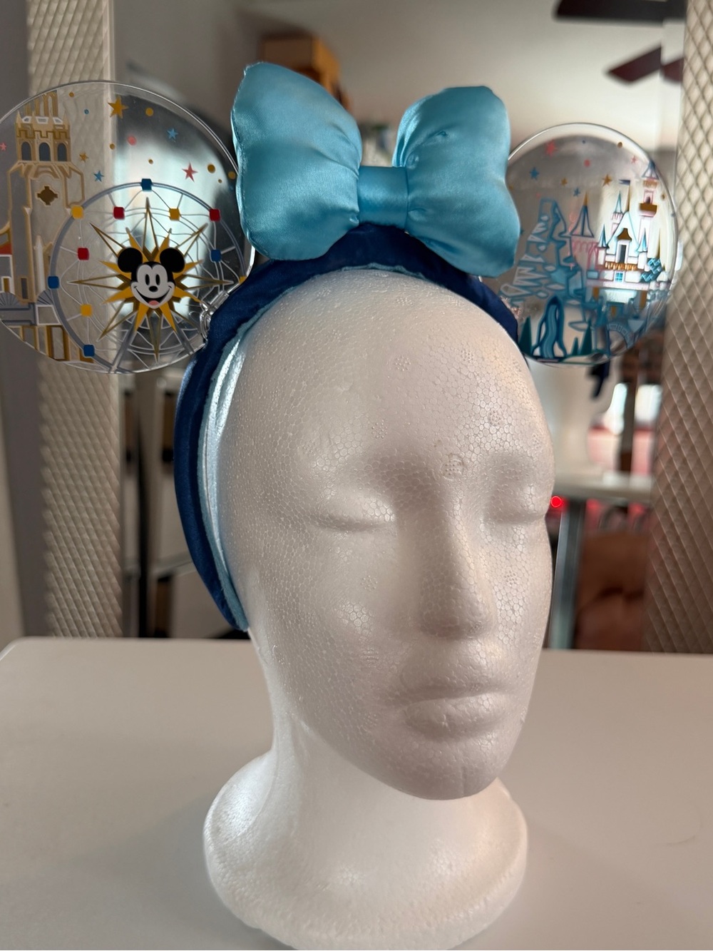 Disneyland Minnie Mouse light up Ears Headband